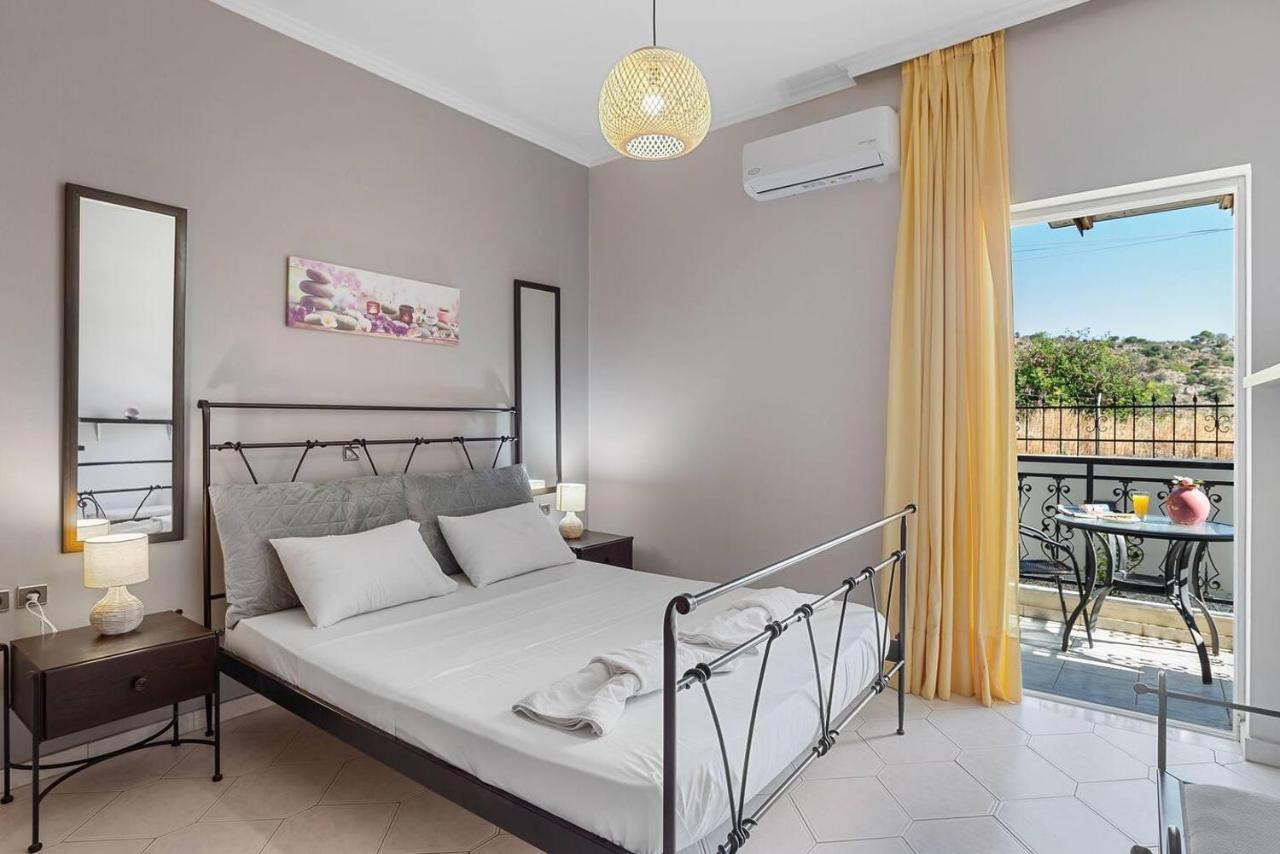 Superior Apartment - Overlooking Chania-With Poolハニア エクステリア 写真